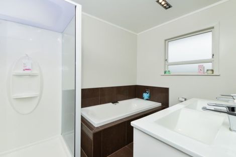 Photo of property in 32 Burns Street, Leamington, Cambridge, 3432