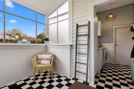 Photo of property in 1/28 Corson Avenue, Beckenham, Christchurch, 8023