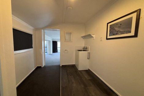 Photo of property in 28 Breakwater Road, Moturoa, New Plymouth, 4310