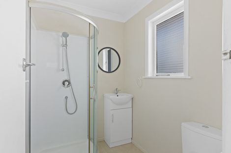 Photo of property in 102 Taikata Road, Te Atatu Peninsula, Auckland, 0610