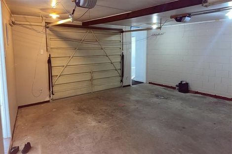 Photo of property in 2/10 Tulloch Place, Conifer Grove, Takanini, 2112