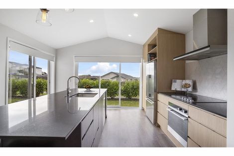 Photo of property in 5 Flavell Drive, Orewa, 0931