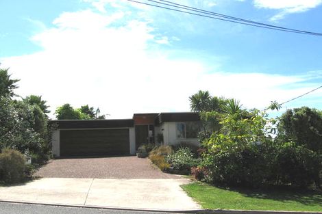 Photo of property in 50 Cliff Road, Torbay, Auckland, 0630