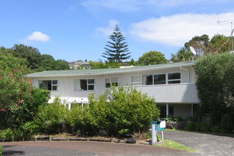 Photo of property in 8 Chevron Place, Castor Bay, Auckland, 0620