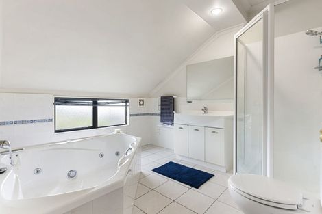 Photo of property in 3/102 Greenhithe Road, Greenhithe, Auckland, 0632