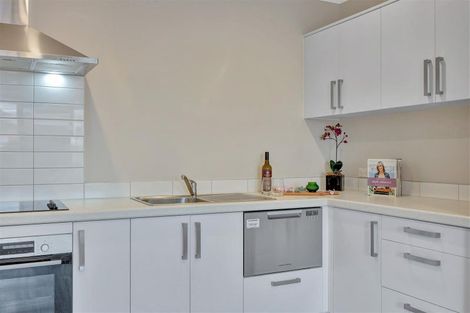 Photo of property in 2/10 Charlemont Street, Whitiora, Hamilton, 3200