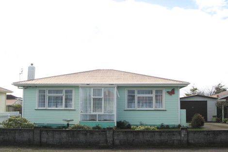 Photo of property in 84 Broadway, Waitara, 4320