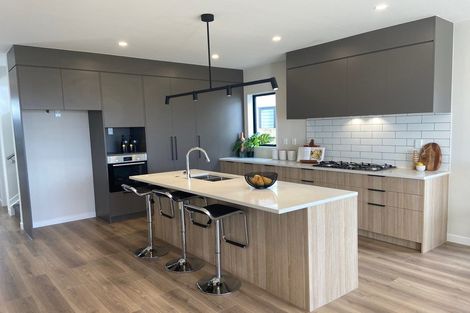 Photo of property in 12 Korowhiti Road, Clarks Beach, 2122