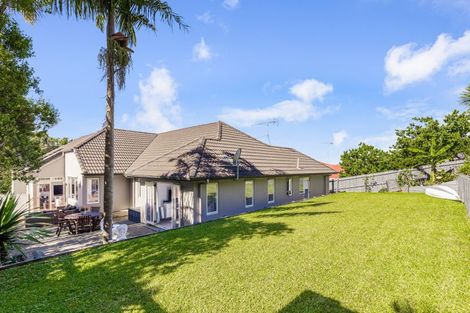 Photo of property in 30 Hogarth Rise, West Harbour, Auckland, 0618