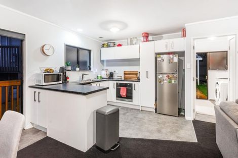 Photo of property in 59 Reynella Drive, Massey, Auckland, 0614