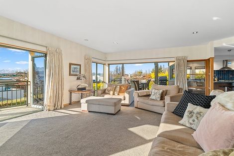 Photo of property in 15 Morrows Mead, Wanaka, 9305