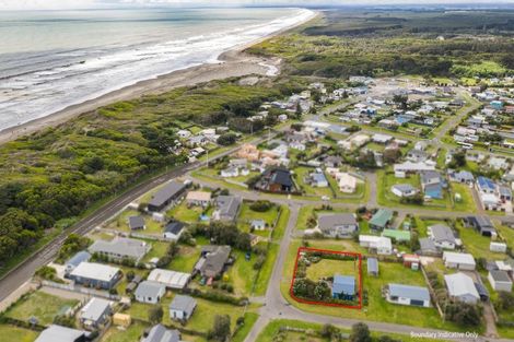 Photo of property in 5 Mahuri Street, Himatangi Beach, Foxton, 4891