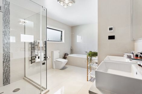 Photo of property in 40 Bounty Road, Long Bay, Auckland, 0630