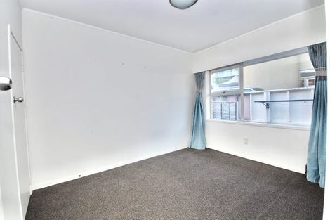 Photo of property in 2/16 Beach Road, Castor Bay, Auckland, 0620