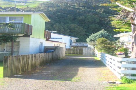 Photo of property in 10 Kawakawa Road, Whitianga, 3510