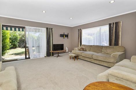 Photo of property in 43 Barnhill Crescent, Pahurehure, Papakura, 2113