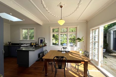 Photo of property in 94 Sutherland Road, Melrose, Wellington, 6023