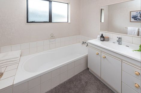 Photo of property in 6a Saint Helens Place, Tawhero, Whanganui, 4501