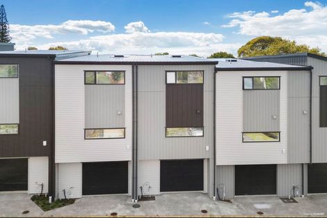 Photo of property in 6/26 Buscomb Avenue, Henderson, Auckland, 0610