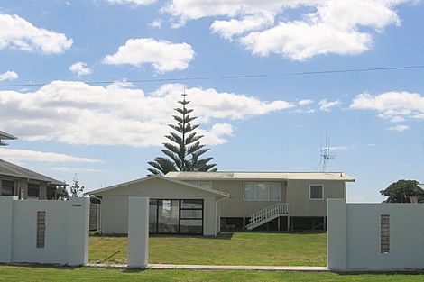 Photo of property in 19 Shaw Road, Waihi Beach, 3611