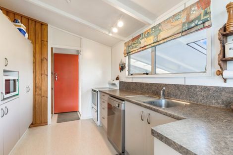 Photo of property in 208 Ajax Road, Whangamata, 3620