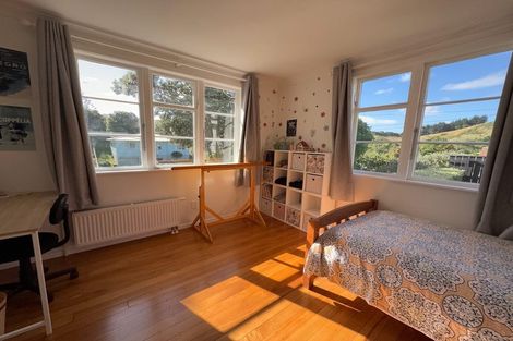 Photo of property in 41 Raroa Terrace, Tawa, Wellington, 5028