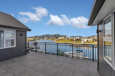 Photo of property in 13 Waitemata Drive, One Tree Point, 0118