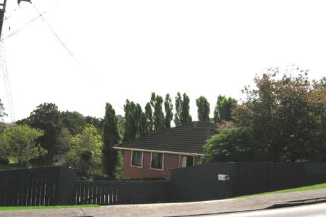 Photo of property in 11 Seymour Road, Sunnyvale, Auckland, 0612