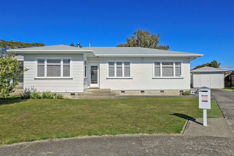 Photo of property in 437 Dalcross Street, Mayfair, Hastings, 4122
