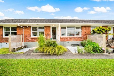 Photo of property in 2/9 Moana Avenue, Belmont, Auckland, 0622