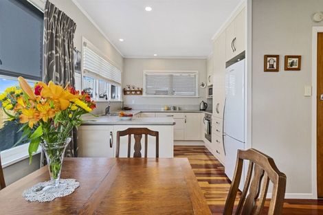 Photo of property in 18 Karaka Road, Otumoetai, Tauranga, 3110