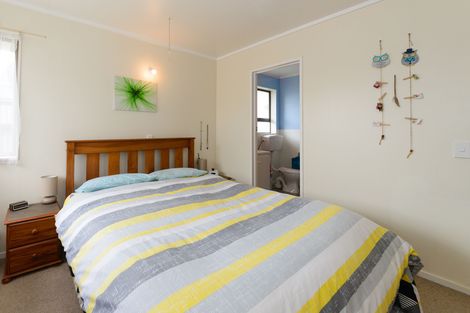 Photo of property in 11 Herbert Avenue, Cloverlea, Palmerston North, 4412