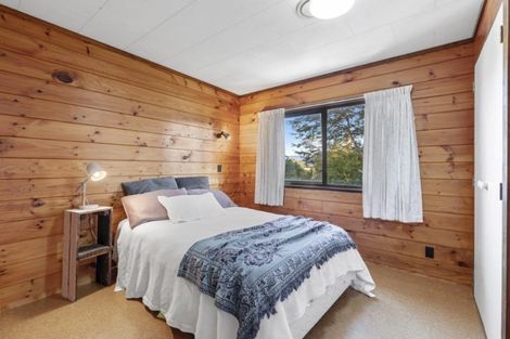 Photo of property in 18 Oaklands Grove, Clouston Park, Upper Hutt, 5018