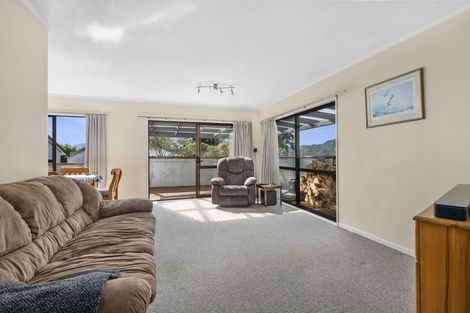 Photo of property in 3 Fenchurch Grove, Stokes Valley, Lower Hutt, 5019
