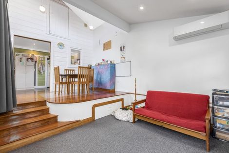 Photo of property in 152 Russell Terrace, Berhampore, Wellington, 6023