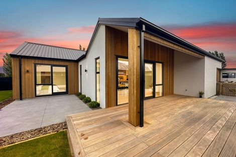 Photo of property in 16 Elsie Lange Way, Casebrook, Christchurch, 8051