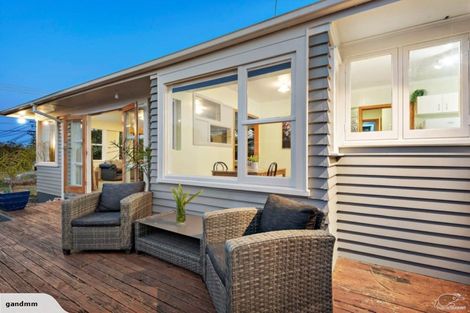 Photo of property in 90 Gloria Avenue, Te Atatu Peninsula, Auckland, 0610