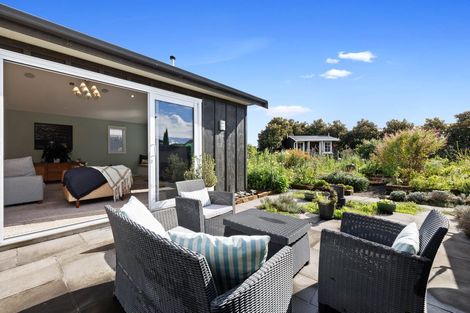 Photo of property in 7 Gleneagles Way, Waiwhakaiho, New Plymouth, 4312