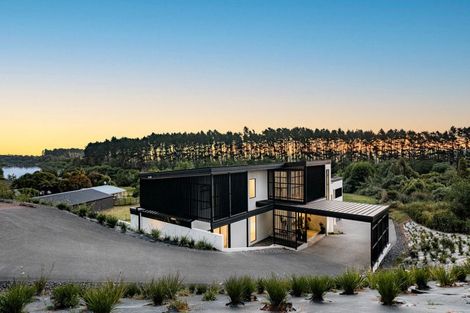 Photo of property in 2221 River Road, Horsham Downs, Hamilton, 3281