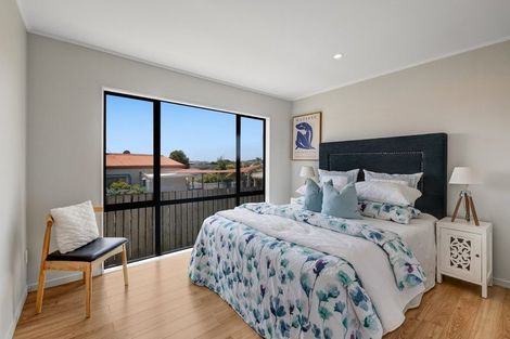 Photo of property in 1/12 Jumento Place, Unsworth Heights, Auckland, 0632
