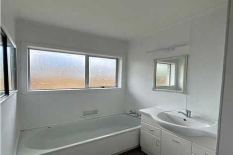 Photo of property in 6a Sandleigh Road, Hamilton Lake, Hamilton, 3204