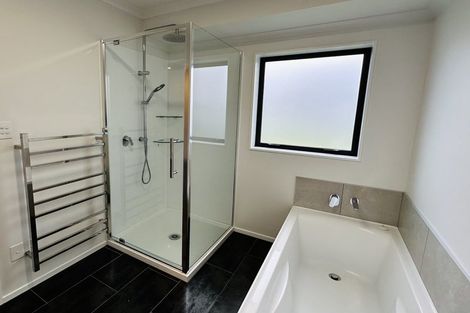Photo of property in 10 Cairns Crescent, Rototuna, Hamilton, 3210