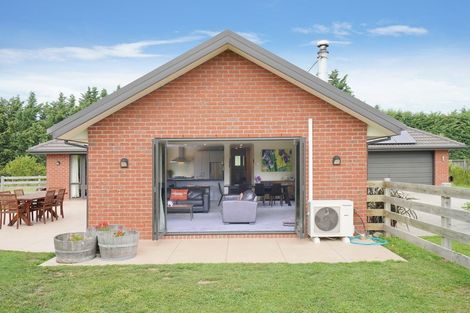 Photo of property in 8 Haydon Place, Amberley, 7410