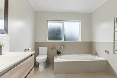 Photo of property in 2/19 Emyvalie Place, Dannemora, Auckland, 2016