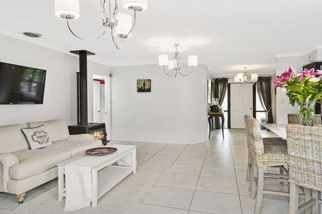 Photo of property in 10 Roger Guy Place, Welcome Bay, Tauranga, 3175