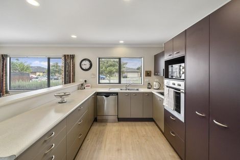 Photo of property in 12 Manhattan Court, Paraparaumu Beach, Paraparaumu, 5032