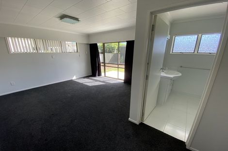 Photo of property in 5 Carbine Court, Awapuni, Palmerston North, 4412