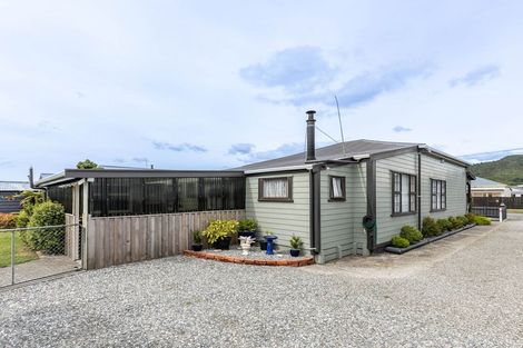 Photo of property in 58 Blake Street, Blaketown, Greymouth, 7805
