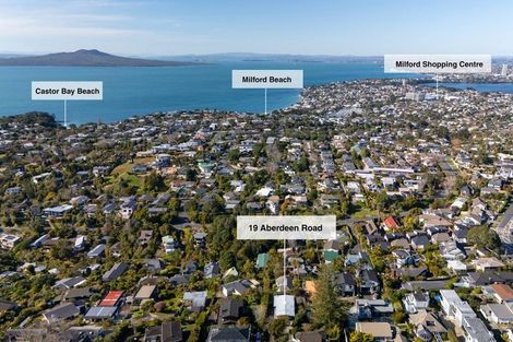 Photo of property in 19 Aberdeen Road, Castor Bay, Auckland, 0620