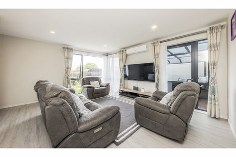 Photo of property in 14 Te Aparangi Road, Papakura, 2110